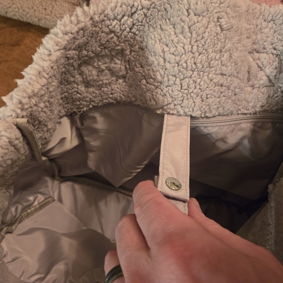 Cozy Sherpa Tote Bag - Pink and Tan - Picture 4 of 6